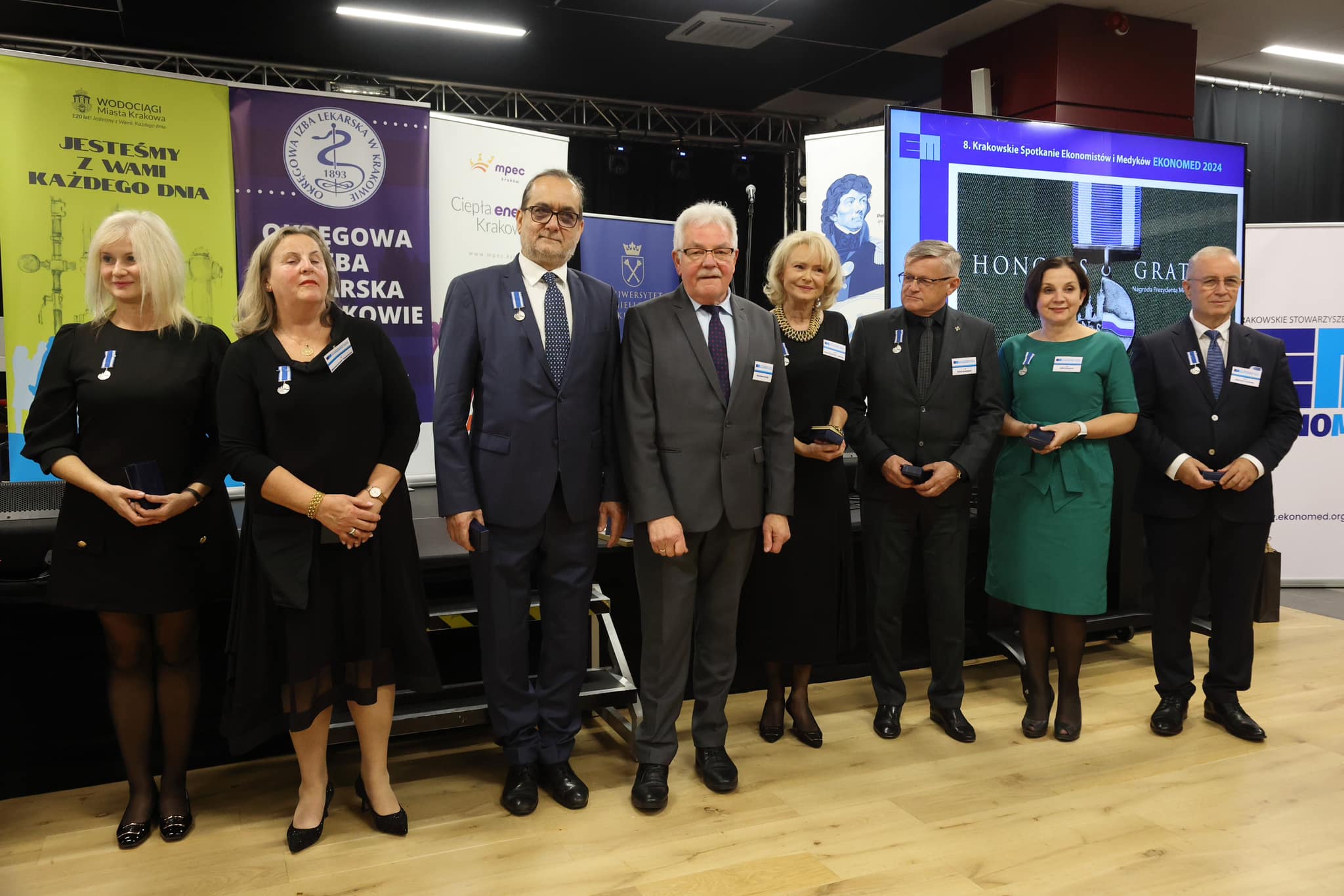 KIEROWNIK ODDZIAŁU KLINICZNEGO CHIRURGII OGÓLNEJ Z ONKOLOGIĄ PROF. DR HAB. N. MED. ANTONI SZCZEPANIK OTRZYMAŁ MEDAL HONORIS GRATIA OD PREZYDENTA MIASTA KRAKOWA